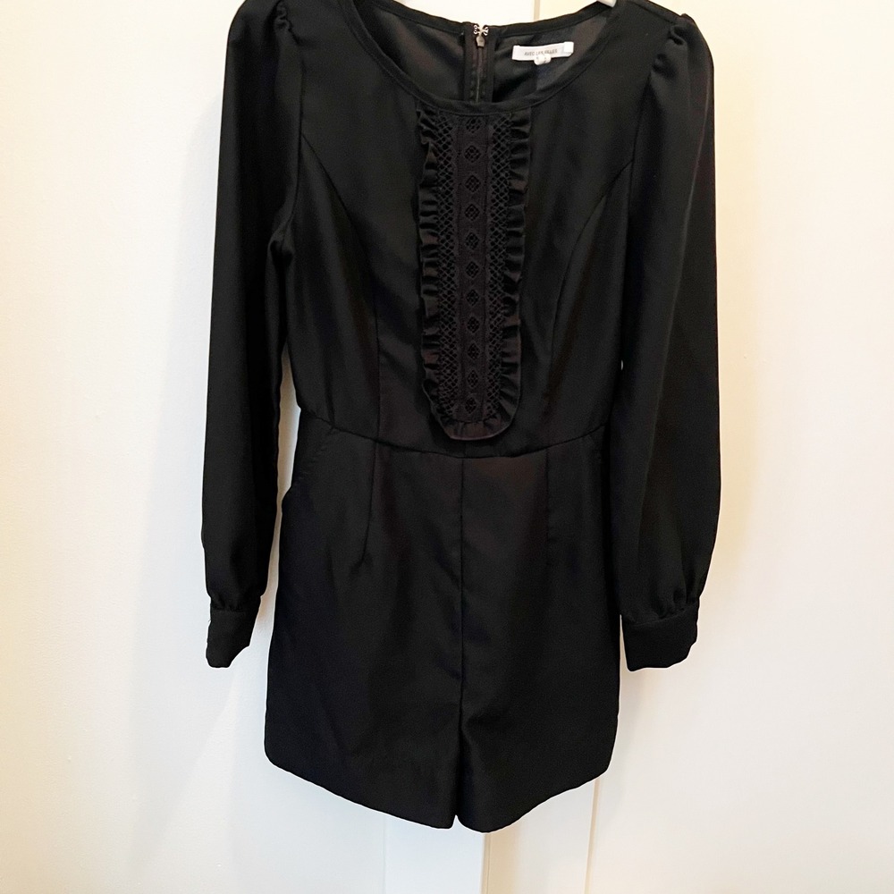 Avec Les Filles Black Romper Size‎ 4 Lace Panel Pockets